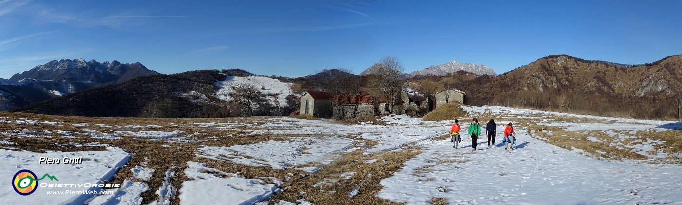 22 Risalendo i pascoli di Prato Giugno.jpg